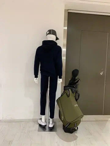 23区GOLF 松屋スタッフ コーディネート画像