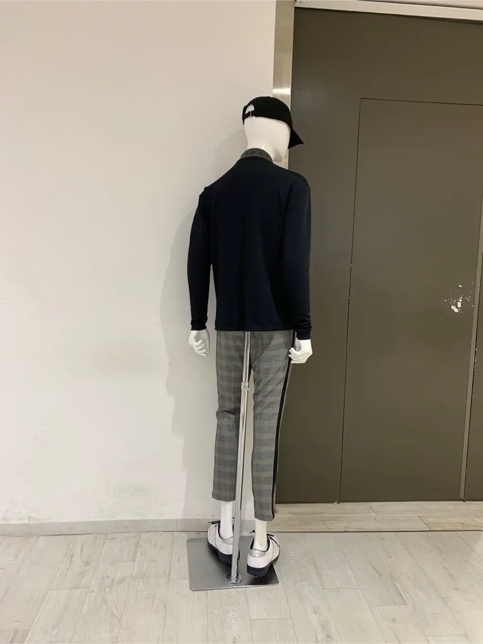 23区GOLF 松屋スタッフ コーディネート画像