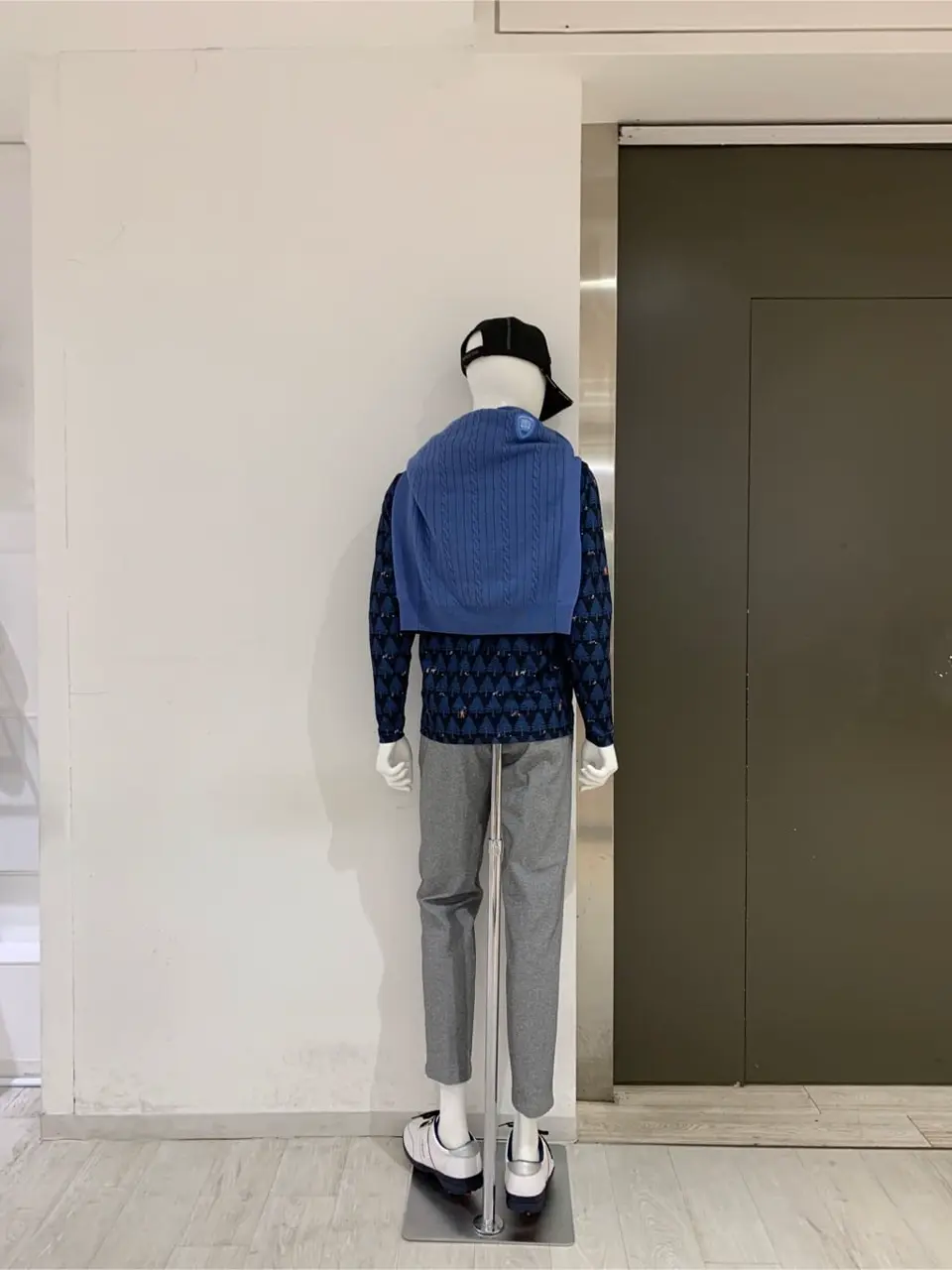 23区GOLF 松屋スタッフ コーディネート画像