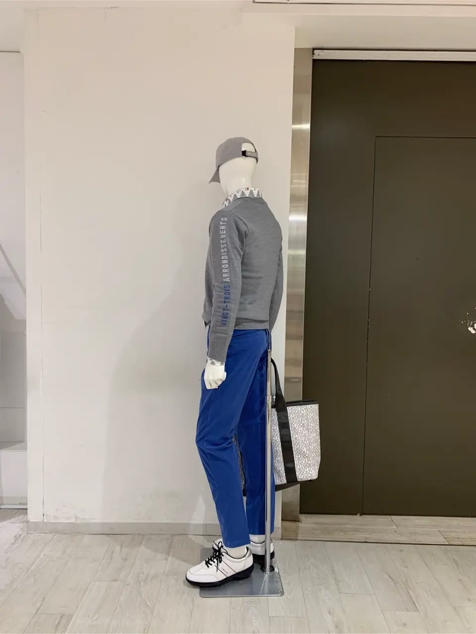 23区GOLF 松屋スタッフ コーディネート画像