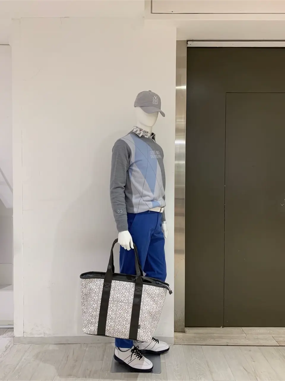 23区GOLF 松屋スタッフ コーディネート画像