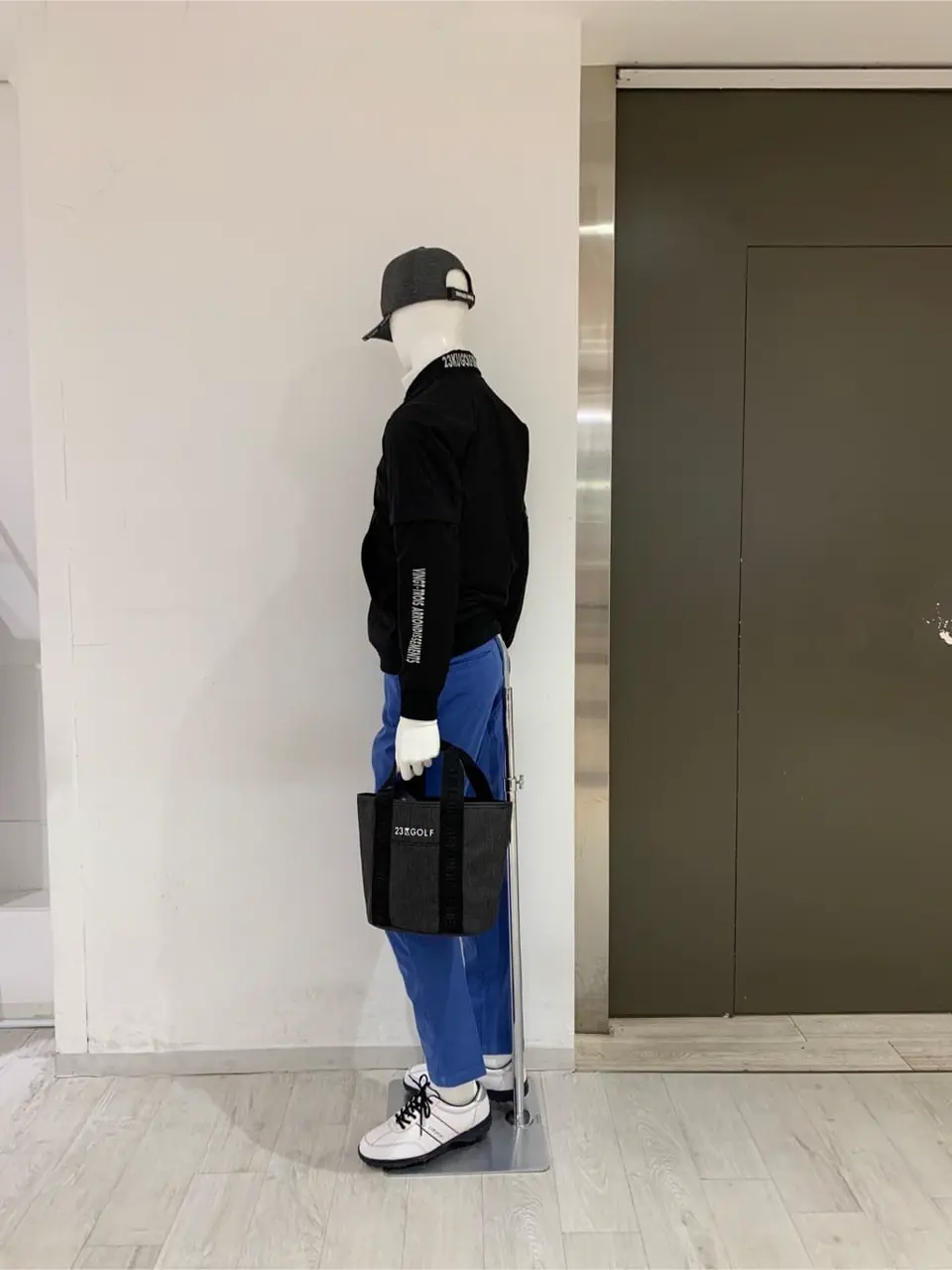 23区GOLF 松屋スタッフ コーディネート画像