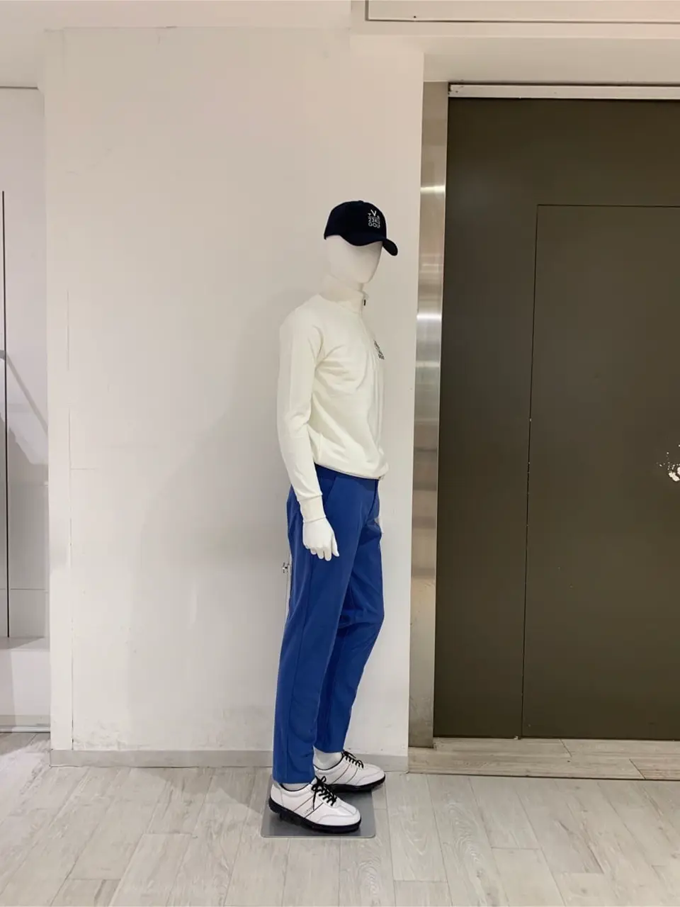 23区GOLF 松屋スタッフ コーディネート画像