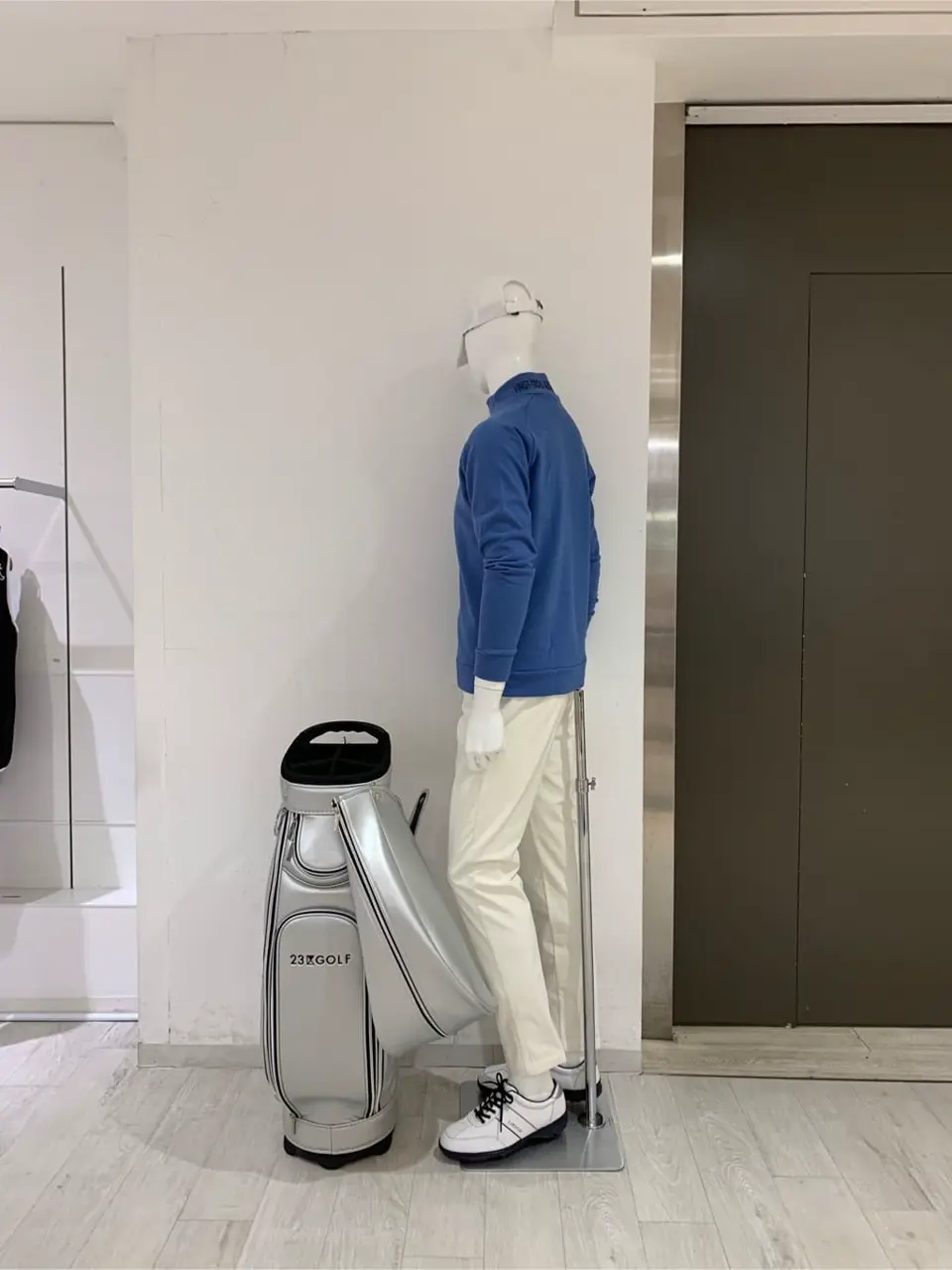 23区GOLF 松屋スタッフ コーディネート画像