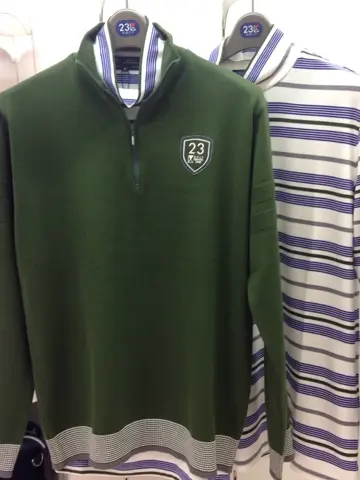 23区GOLF 松屋スタッフ コーディネート画像