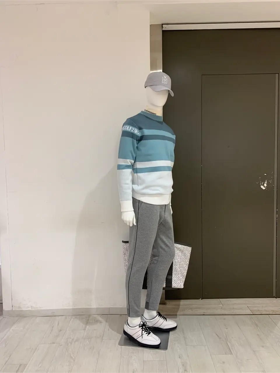 23区GOLF 松屋スタッフ コーディネート画像