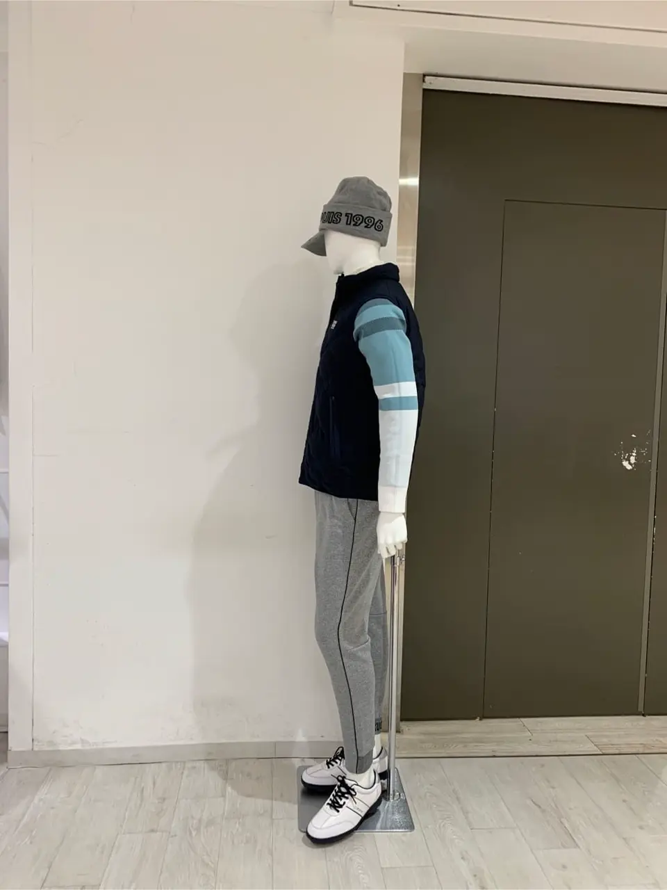 23区GOLF 松屋スタッフ コーディネート画像