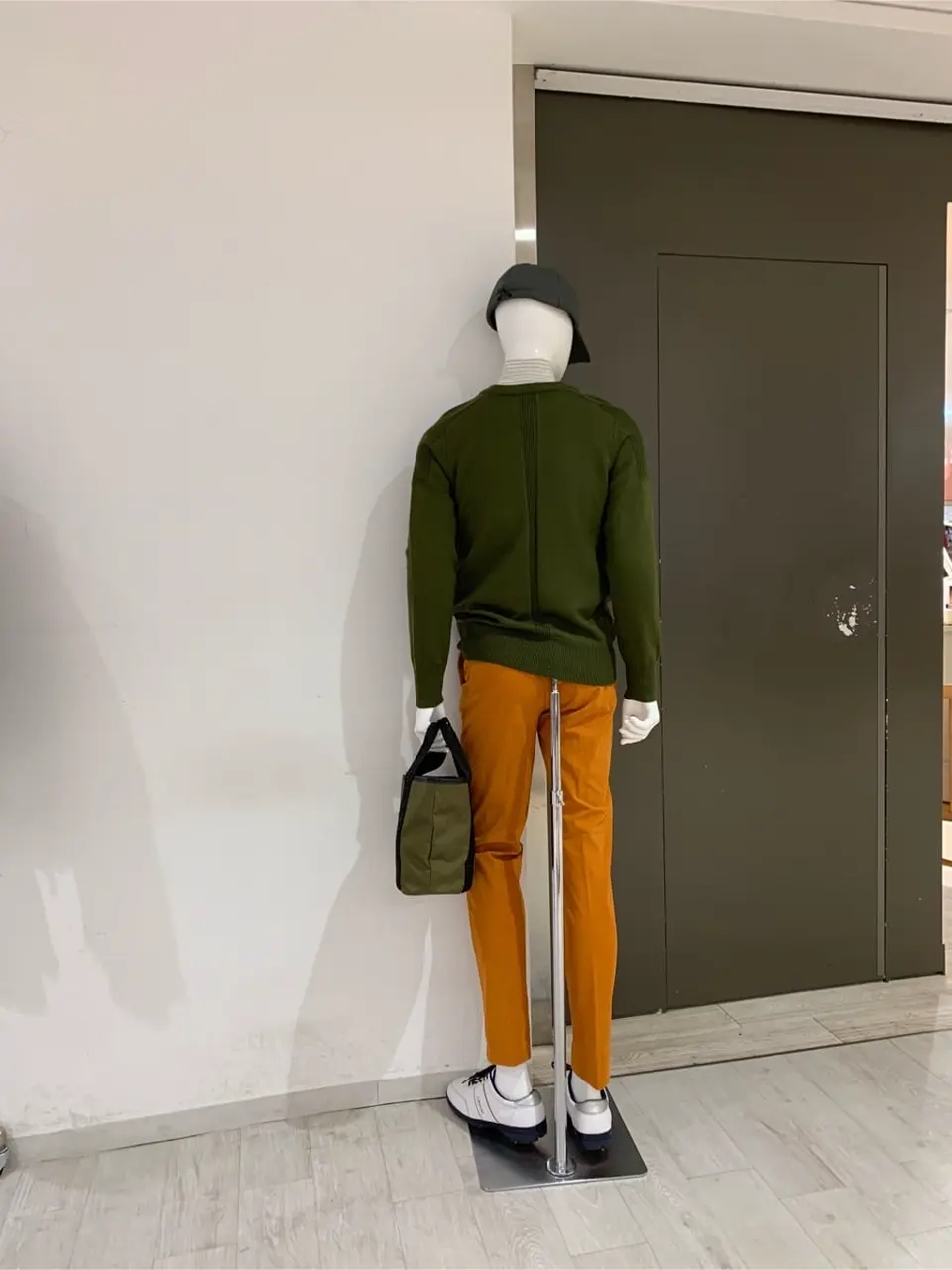 23区GOLF 松屋スタッフ コーディネート画像