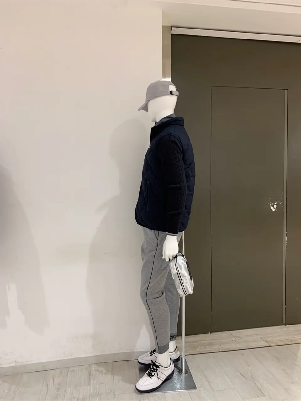 23区GOLF 松屋スタッフ コーディネート画像