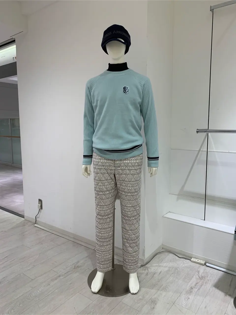 23区GOLF 松屋スタッフ コーディネート画像