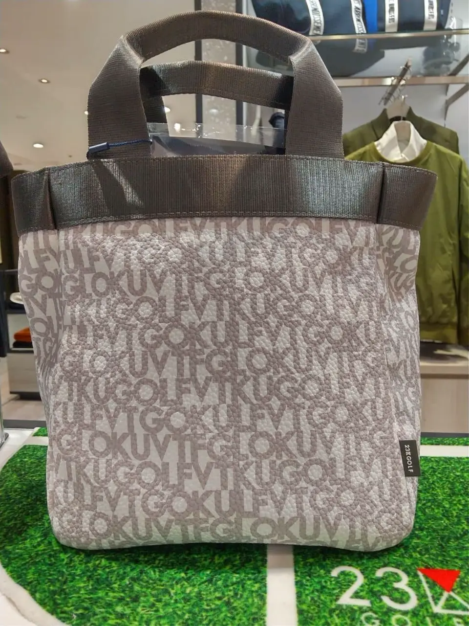 23区GOLF スタッフ コーディネート画像