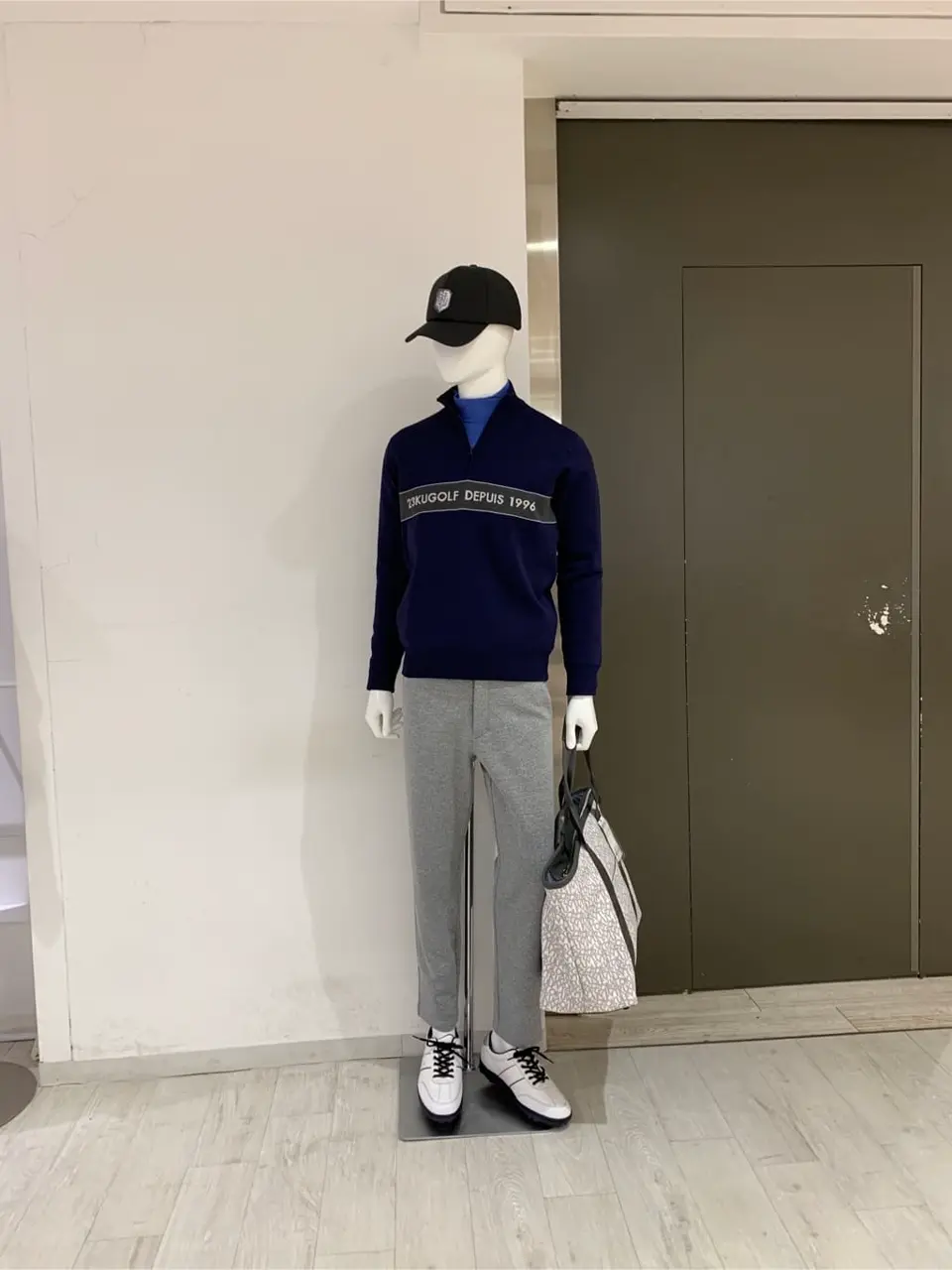 23区GOLF 松屋スタッフ コーディネート画像