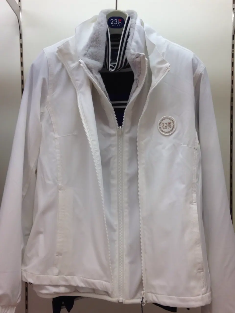 23区GOLF 松屋スタッフ コーディネート画像