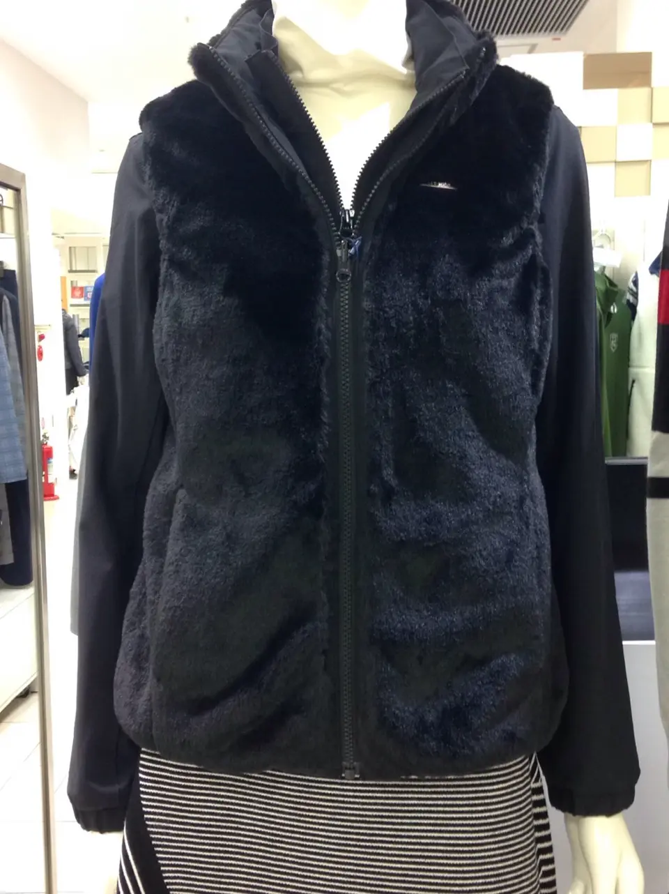 23区GOLF 松屋スタッフ コーディネート画像