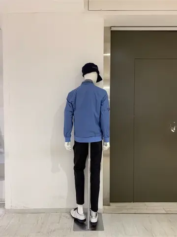 23区GOLF 松屋スタッフ コーディネート画像