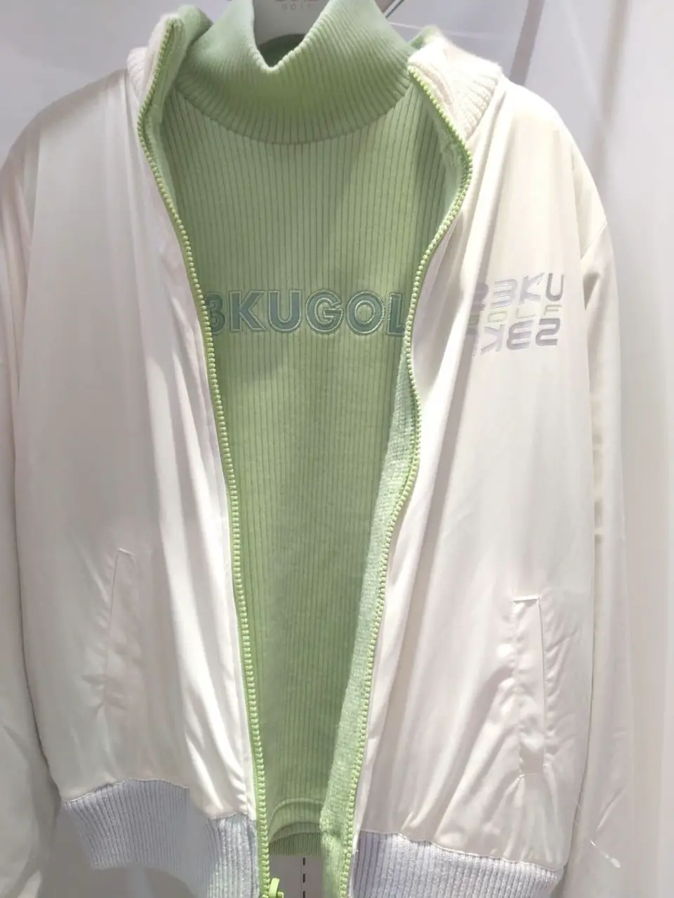 23区GOLF スタッフ コーディネート画像