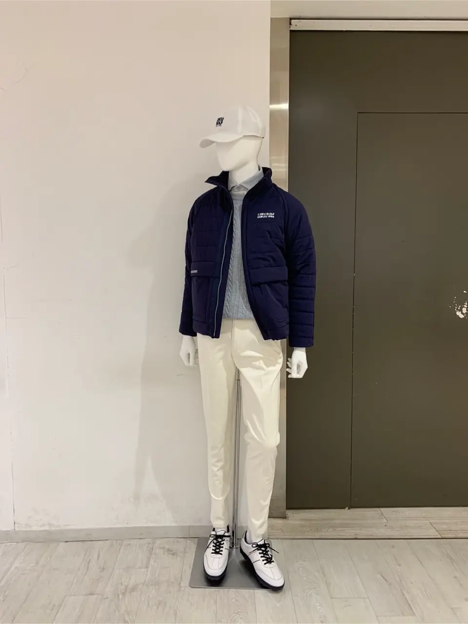 23区GOLF 松屋スタッフ コーディネート画像