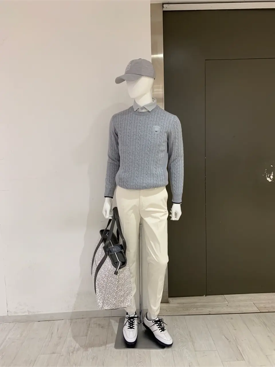 23区GOLF 松屋スタッフ コーディネート画像