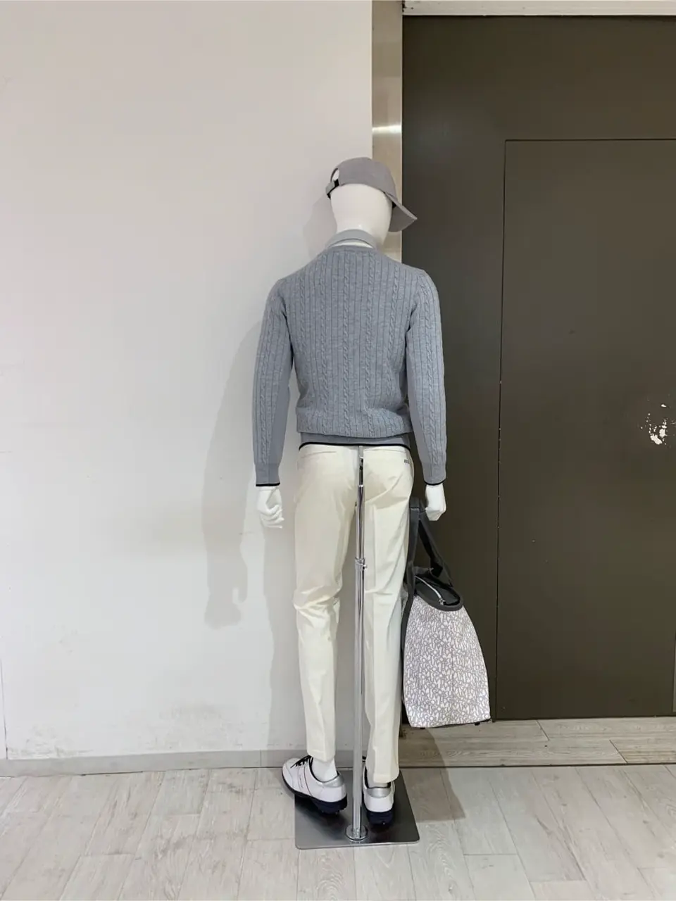 23区GOLF 松屋スタッフ コーディネート画像