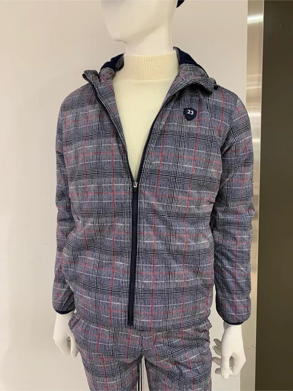 23区GOLF 松屋スタッフ コーディネート画像