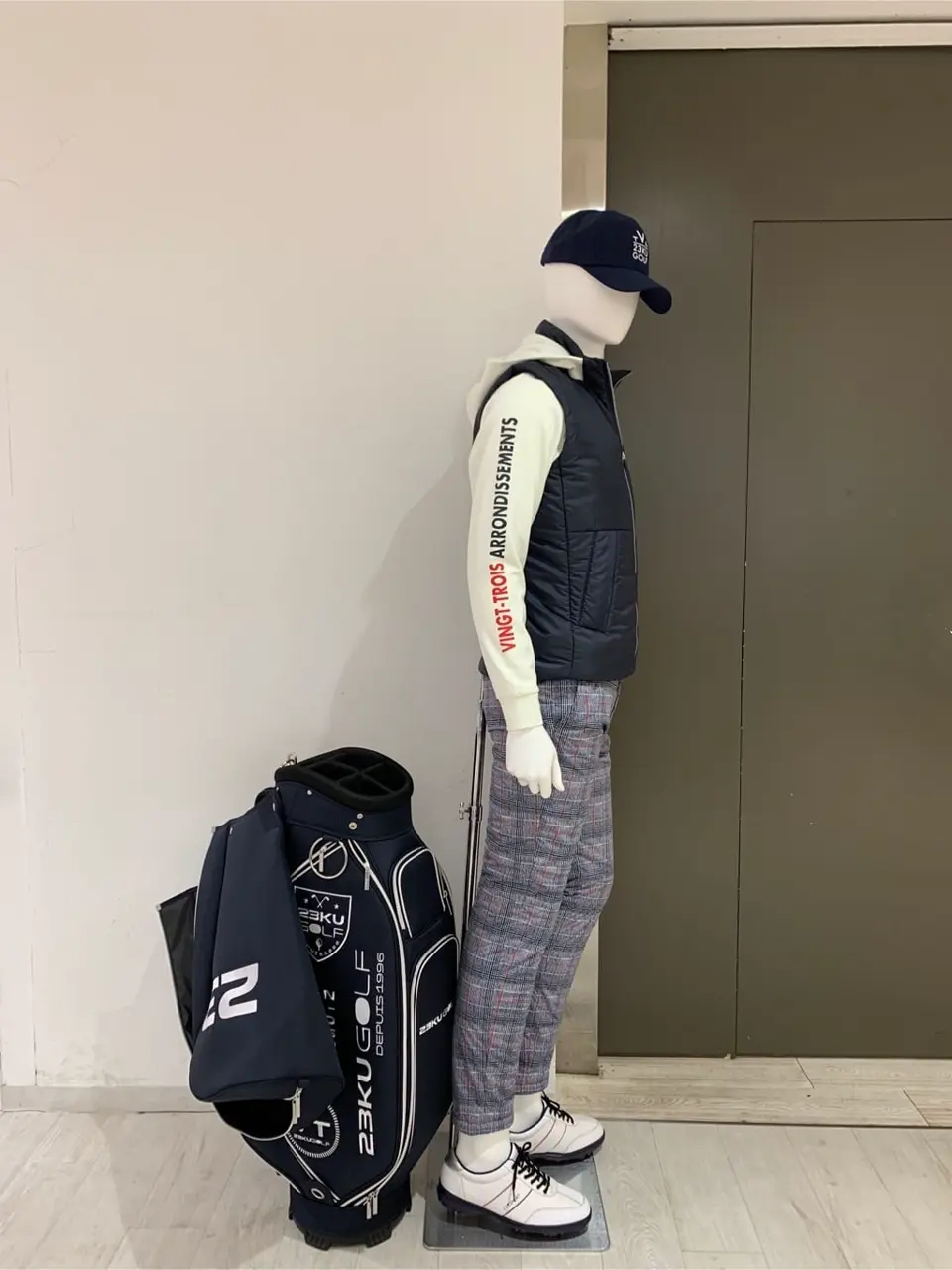 23区GOLF 松屋スタッフ コーディネート画像