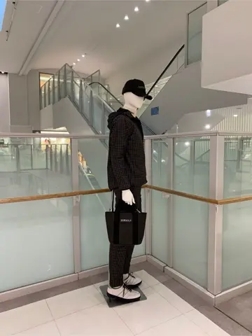 23区GOLF 松屋スタッフ コーディネート画像