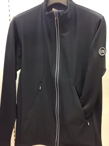 23区GOLF 松屋スタッフ コーディネート画像