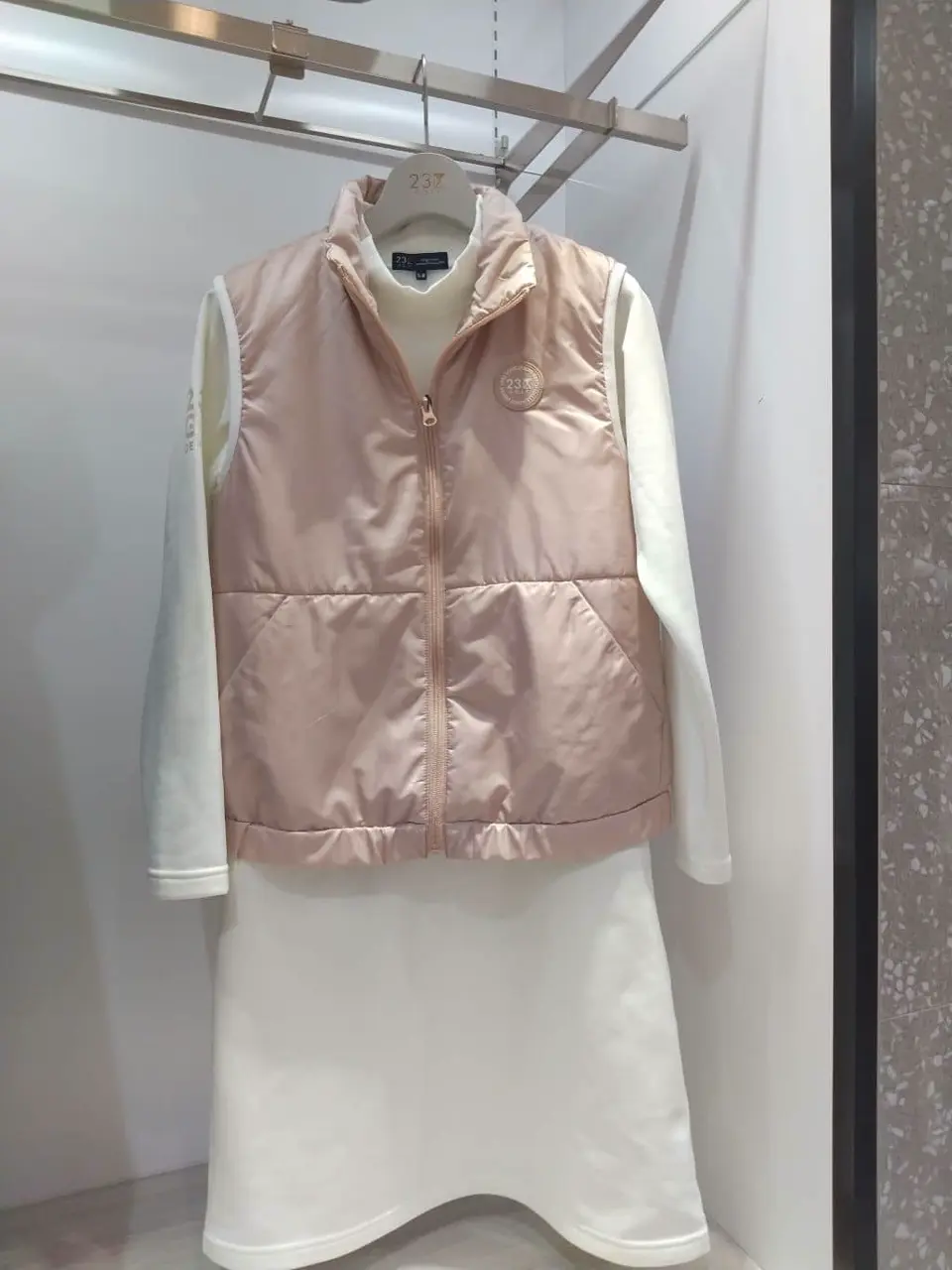 23区GOLF スタッフ コーディネート画像