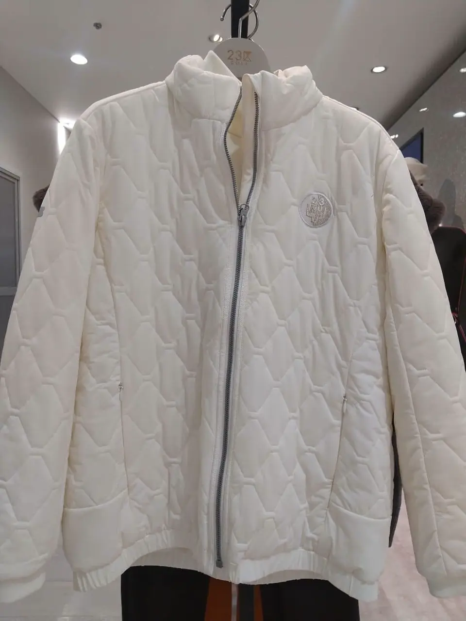 23区GOLF スタッフ コーディネート画像