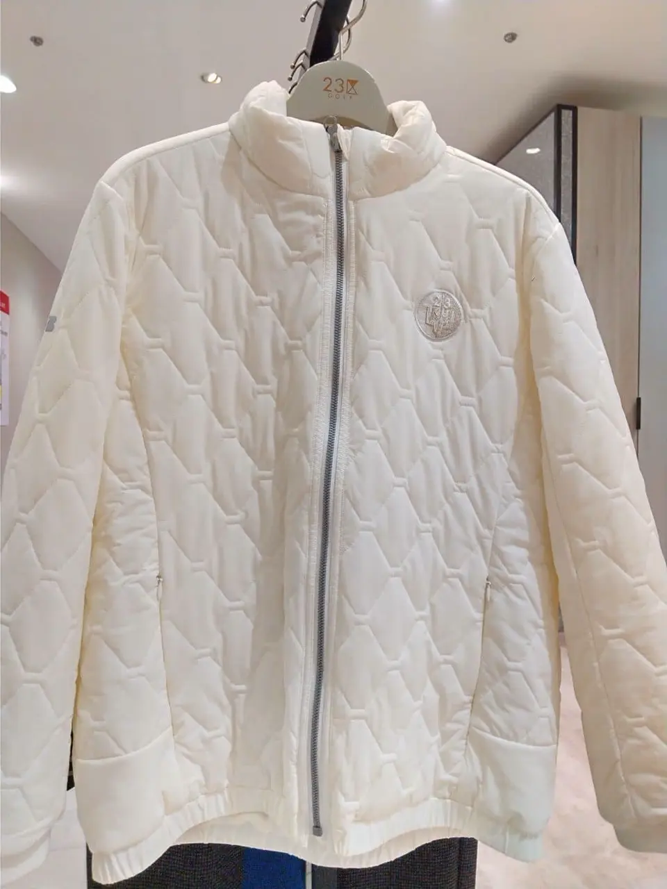 23区GOLF スタッフ コーディネート画像