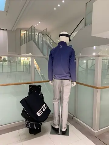 23区GOLF 松屋スタッフ コーディネート画像