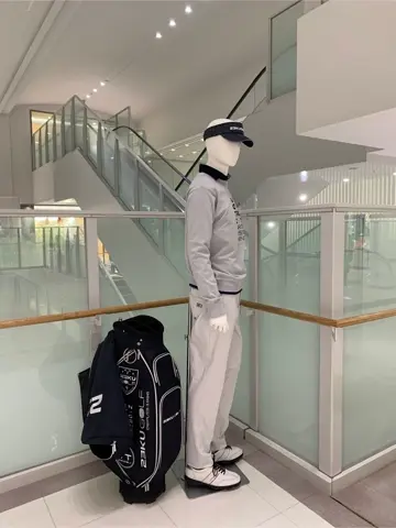 23区GOLF 松屋スタッフ コーディネート画像