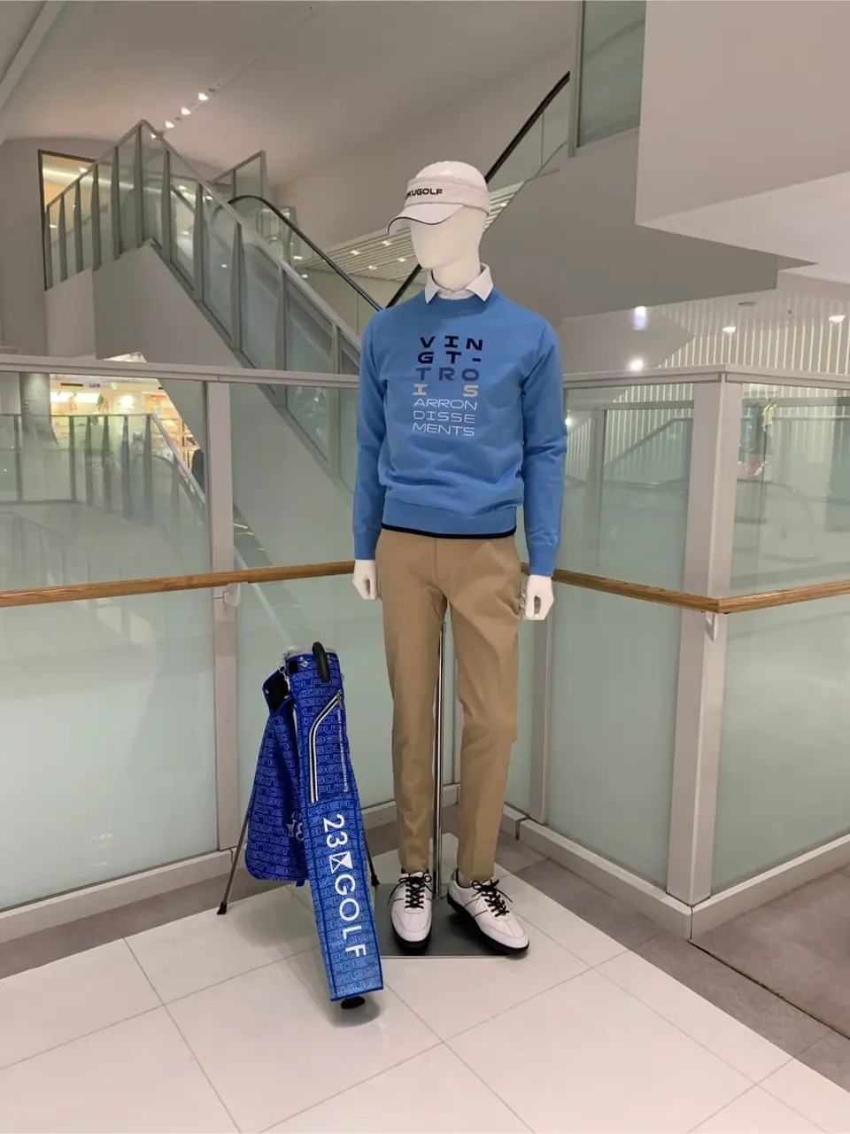 23区GOLF 松屋スタッフ コーディネート画像