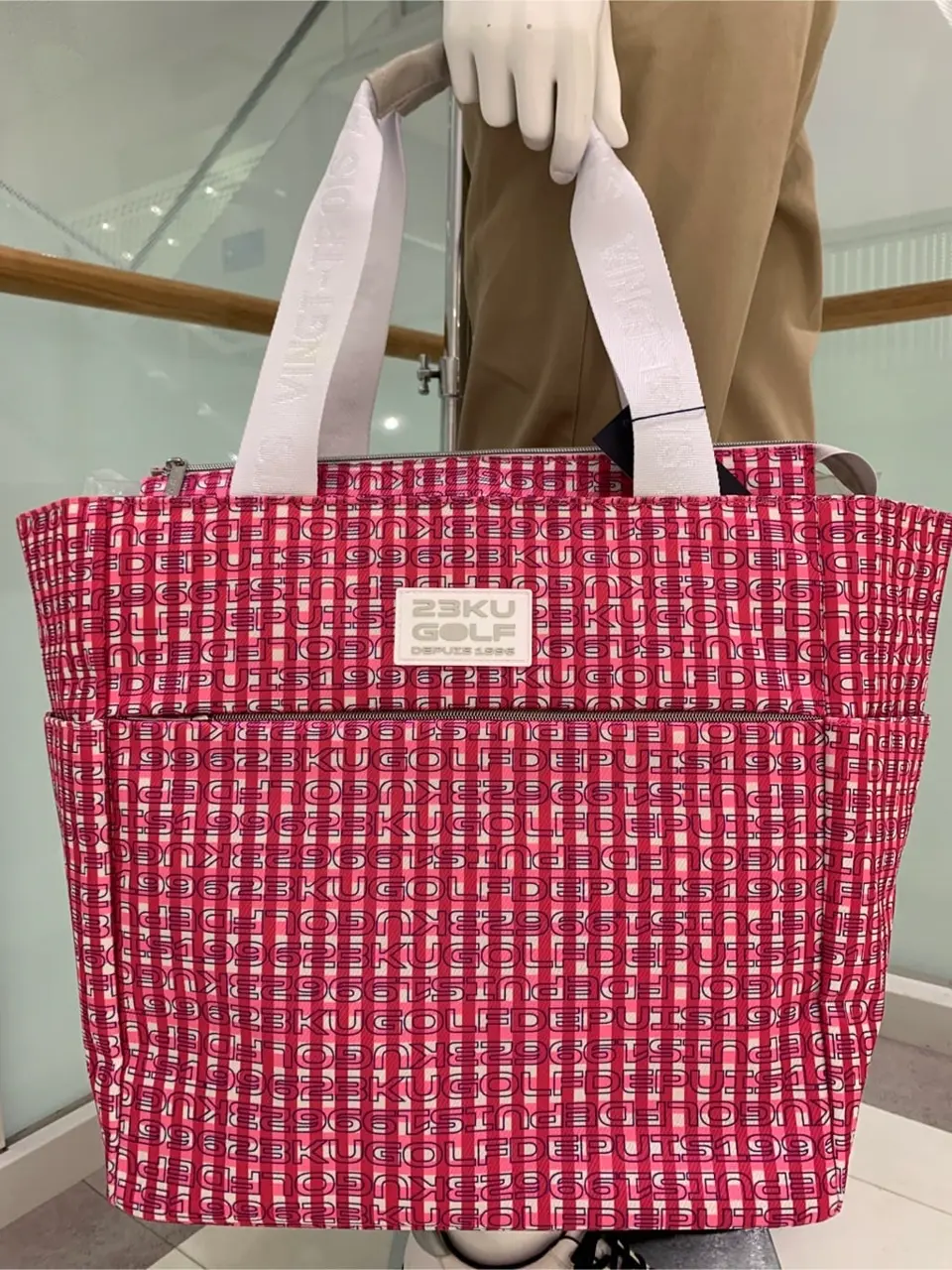 23区GOLF 松屋スタッフ コーディネート画像