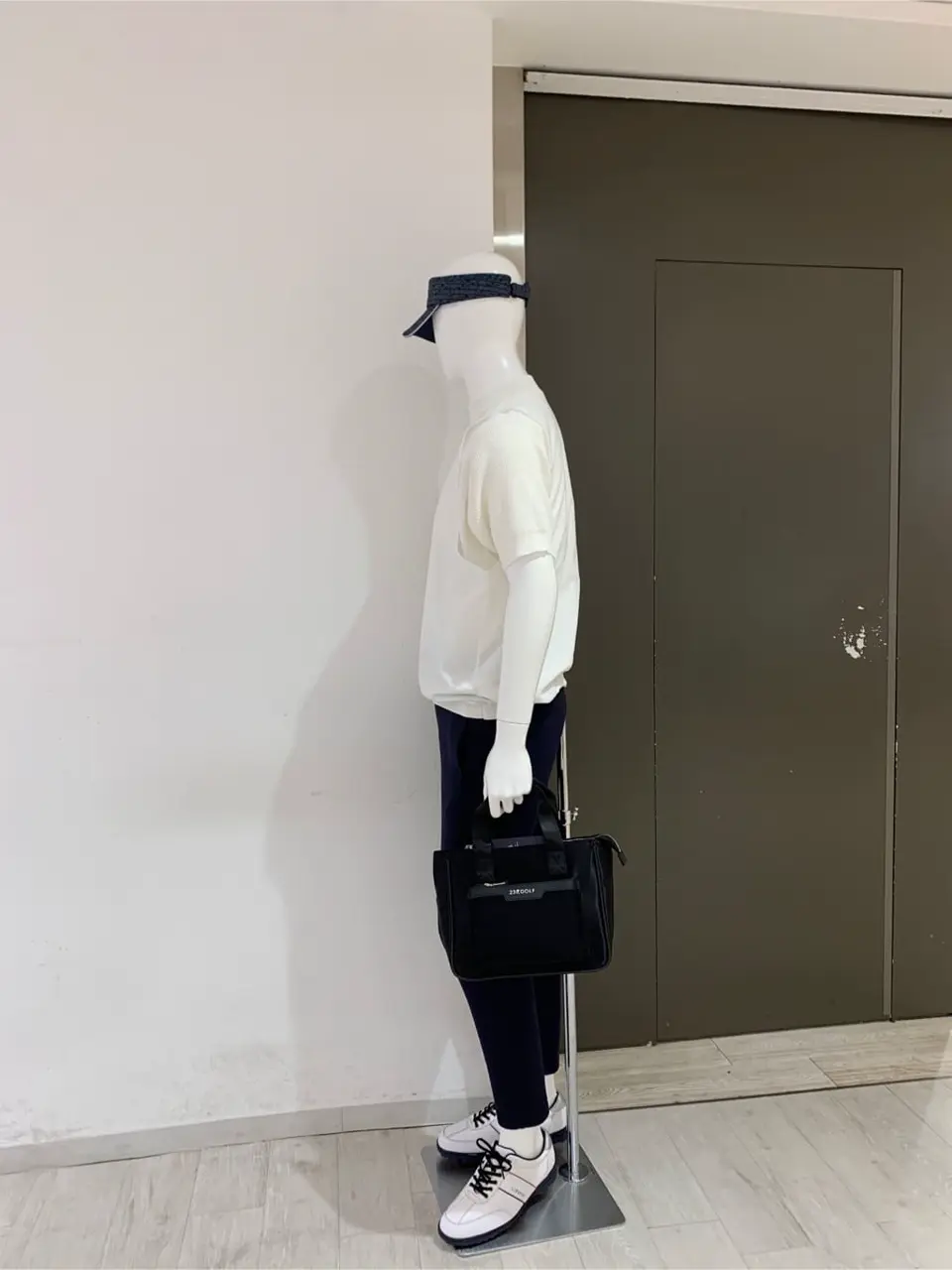 23区GOLF 松屋スタッフ コーディネート画像