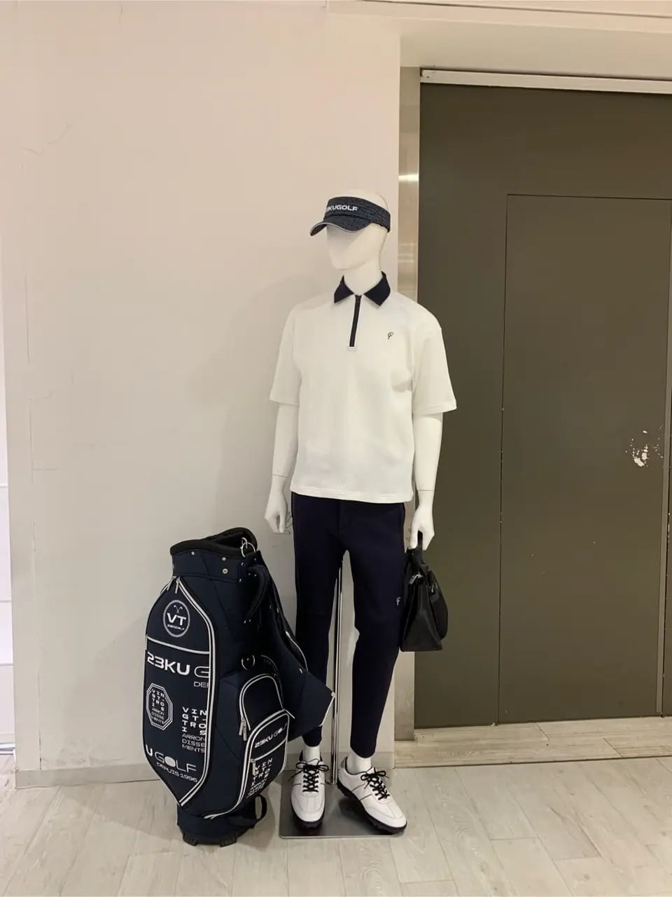 23区GOLF 松屋スタッフ コーディネート画像