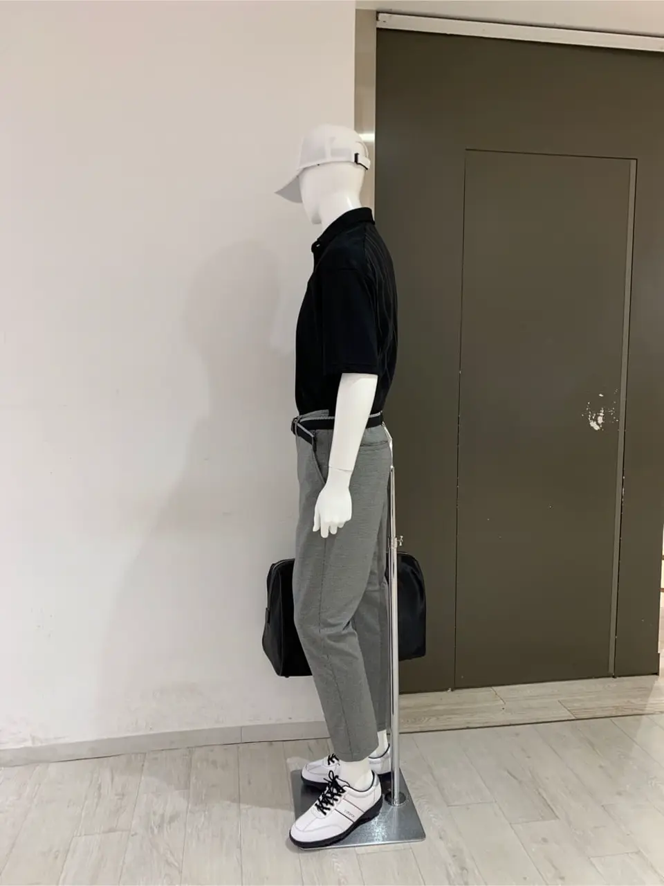 23区GOLF 松屋スタッフ コーディネート画像