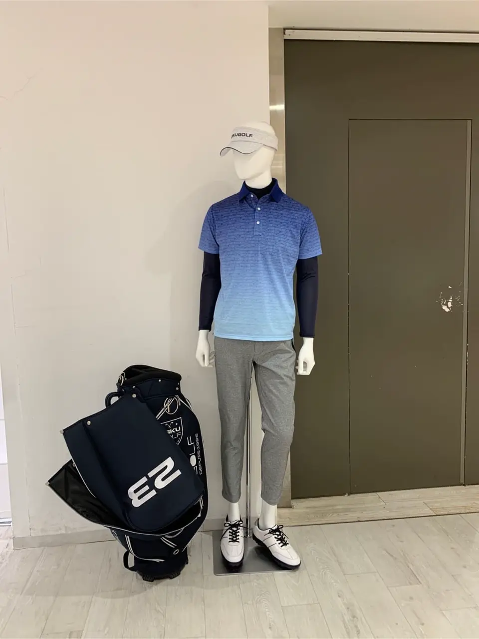 23区GOLF 松屋スタッフ コーディネート画像