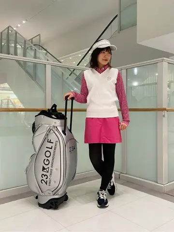 23区GOLF 草野 コーディネート画像