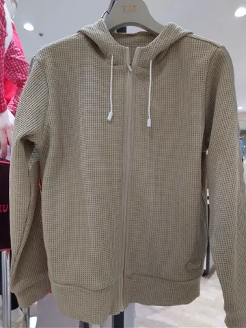 23区GOLF スタッフ コーディネート画像