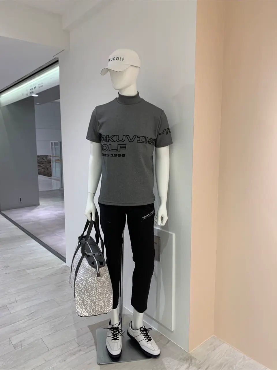 23区GOLF 松屋スタッフ コーディネート画像