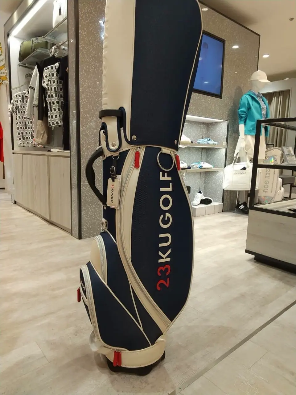 23区GOLF スタッフ コーディネート画像