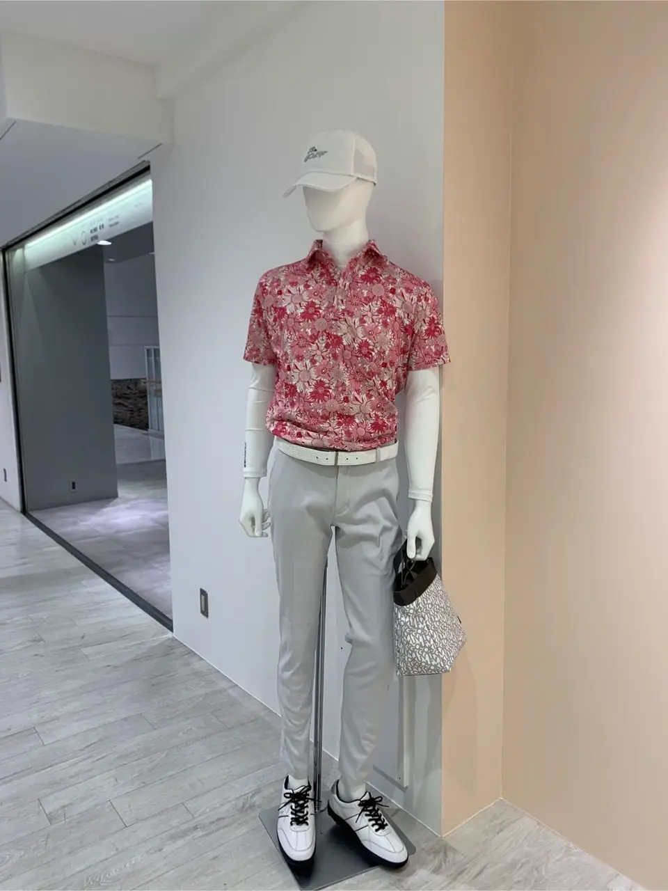 23区GOLF 松屋スタッフ コーディネート画像