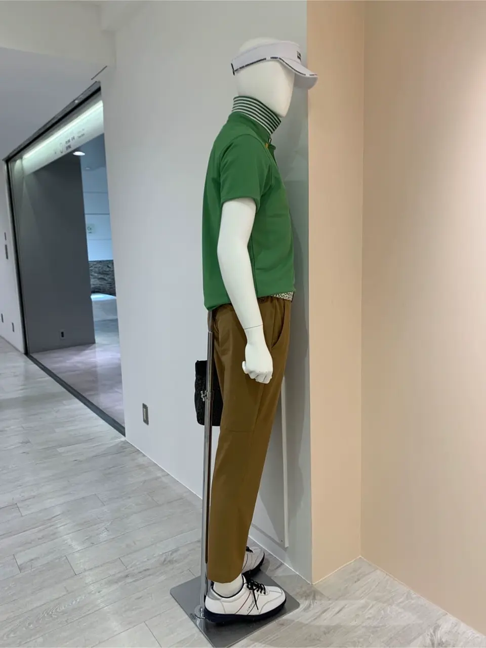 23区GOLF 松屋スタッフ コーディネート画像