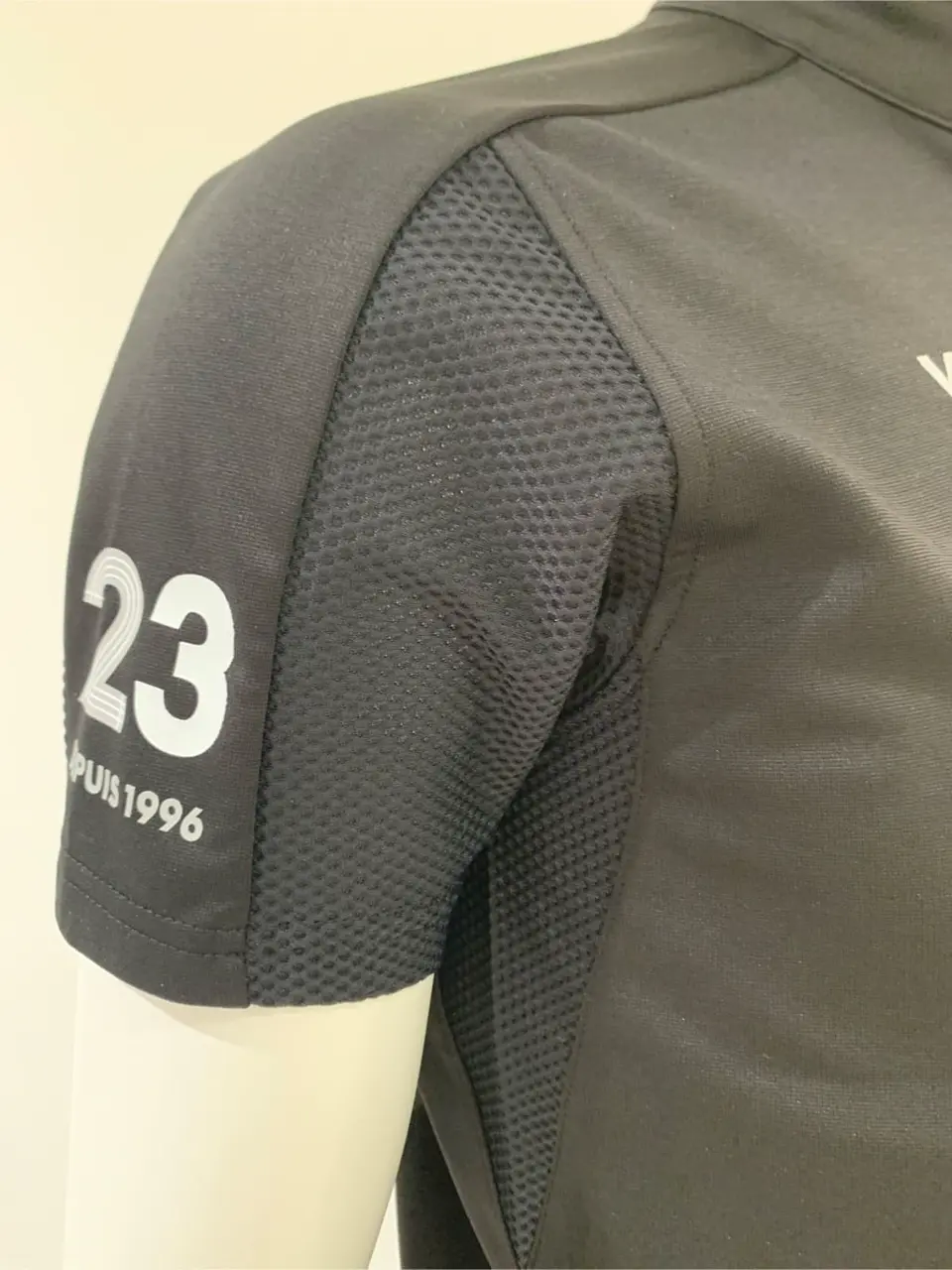 23区GOLF 松屋スタッフ コーディネート画像