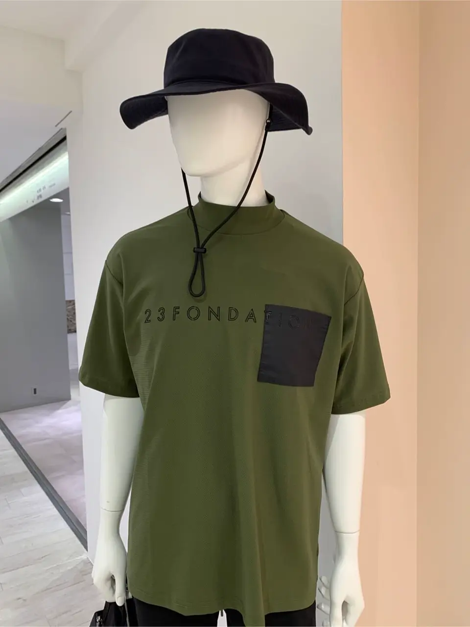 23区GOLF 松屋スタッフ コーディネート画像