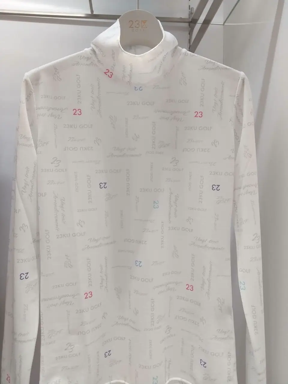 23区GOLF スタッフ コーディネート画像