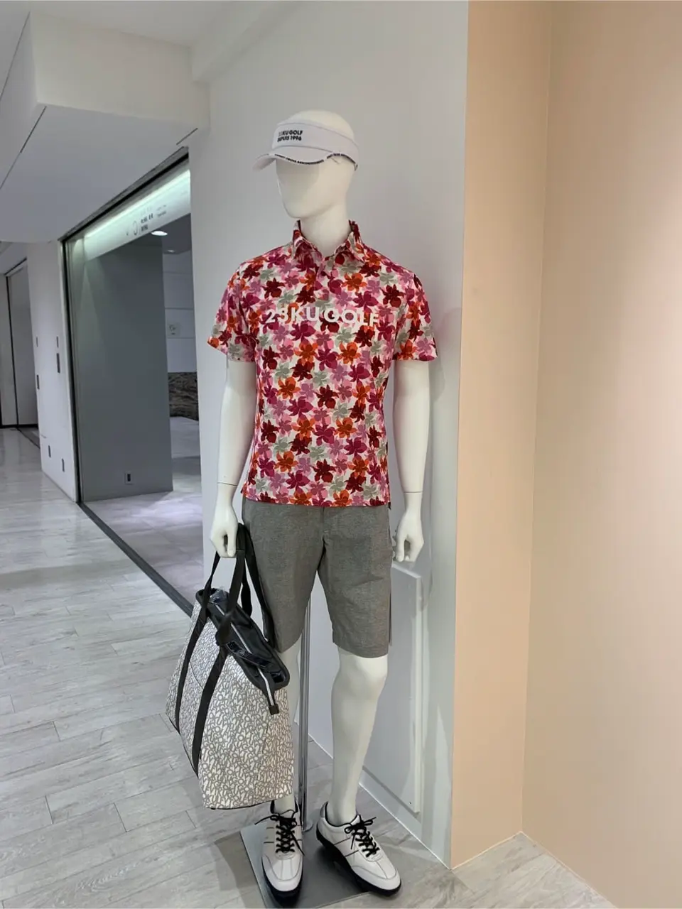 23区GOLF 松屋スタッフ コーディネート画像