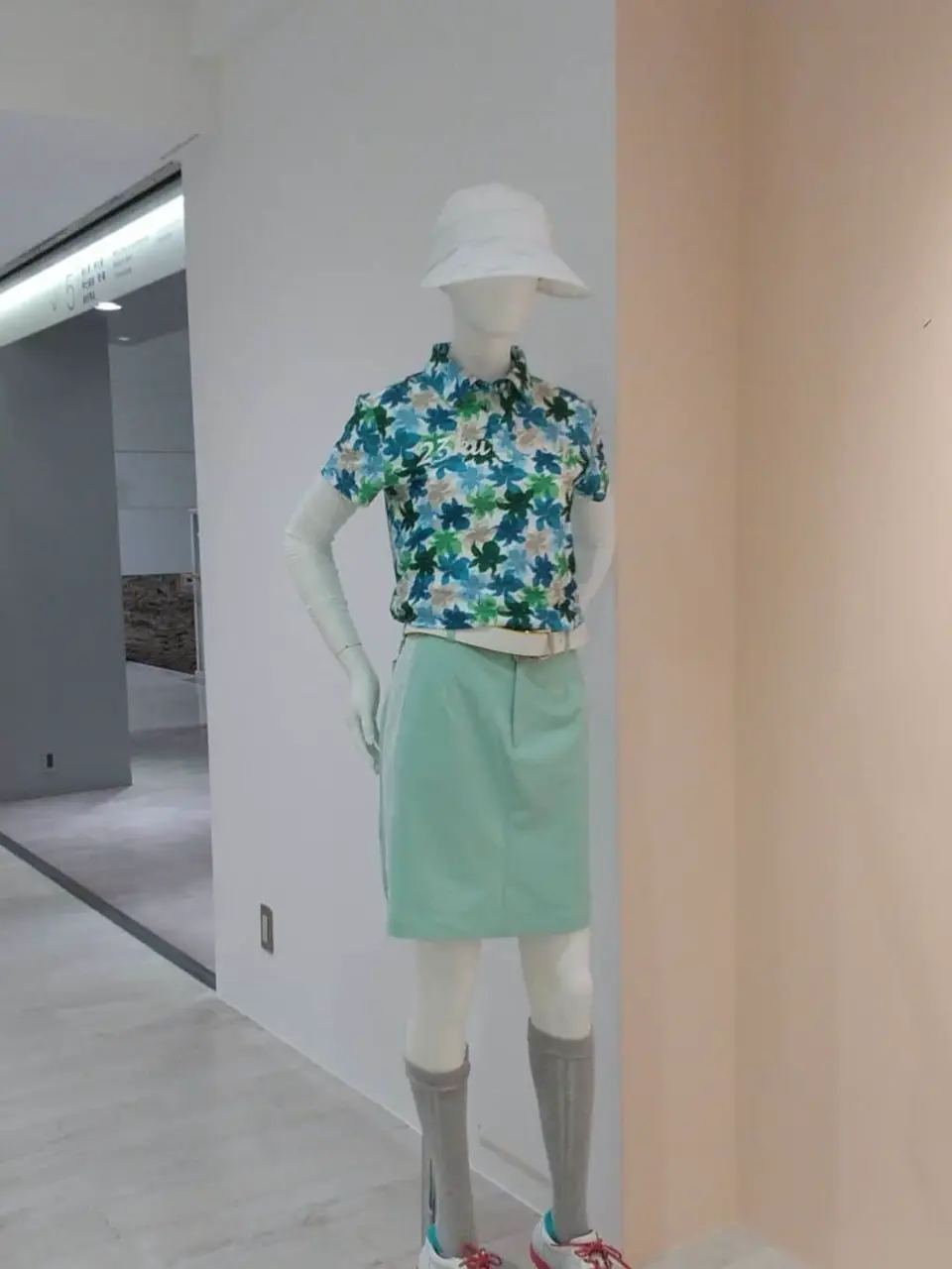 23区GOLF スタッフ コーディネート画像