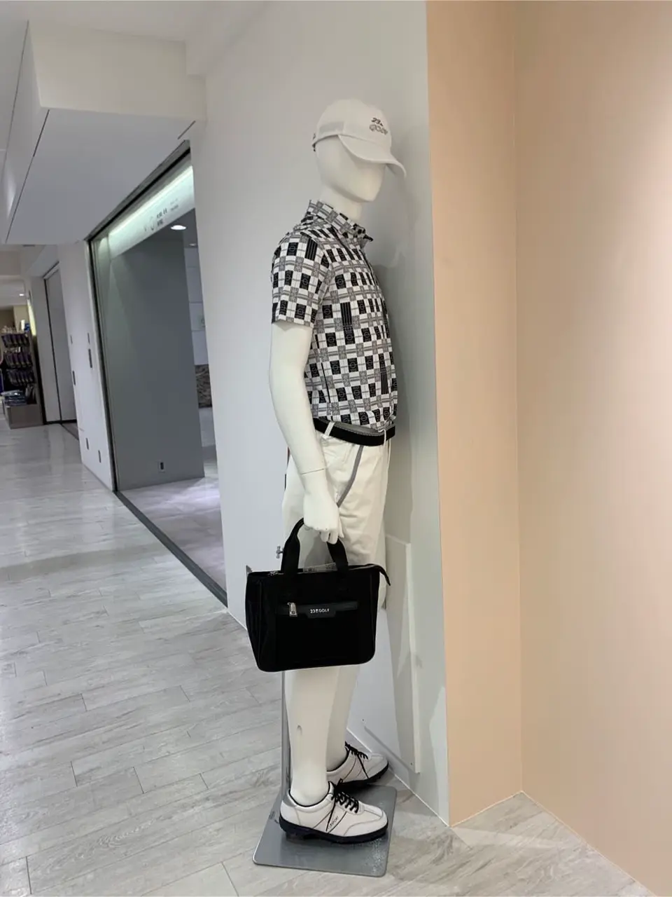 23区GOLF 松屋スタッフ コーディネート画像